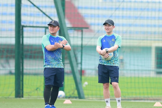 HLV Sông Lam Nghệ An lo lắng khi vòng 20 thiếu vắng cả Khắc Ngọc và Zaracho