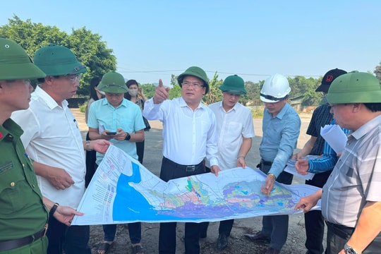 Phó Chủ tịch UBND tỉnh Nghệ An Phùng Thành Vinh trực tiếp kiểm tra các cụm công nghiệp đang gặp vướng mắc