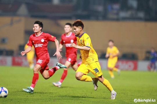 HLV trưởng Sông Lam Nghệ An: 'Cuộc chiến trụ hạng sẽ chỉ ngã ngũ ở vòng đấu cuối cùng'