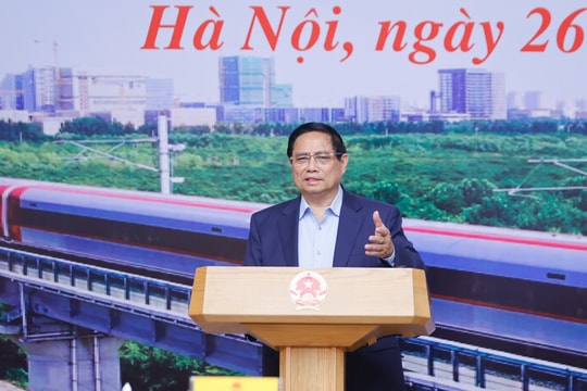 Thủ tướng: Khẩn trương trình Quốc hội các cơ chế đặc thù thống nhất cho tất cả các dự án đường sắt