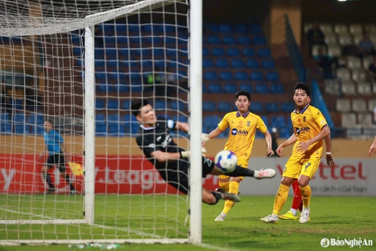 Không đồng tình với trọng tài, Sông Lam Nghệ An gửi công văn kiến nghị VFF vào cuộc