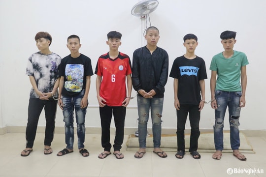 Bắt nhóm thiếu niên liều lĩnh mang vũ khí đi cướp, trộm tài sản