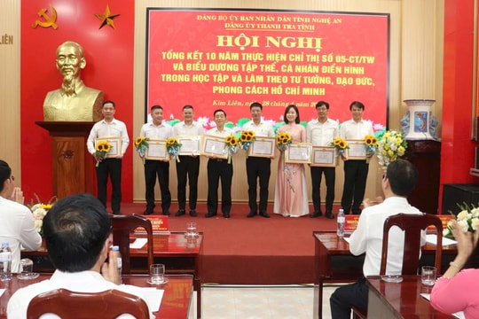 Thanh tra tỉnh biểu dương tập thể, cá nhân điển hình trong học tập và làm theo tư tưởng, đạo đức, phong cách Hồ Chí Minh