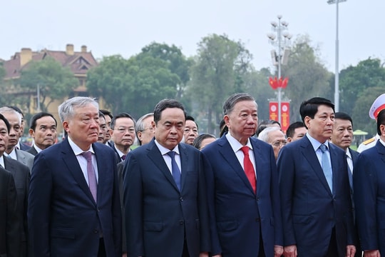 Lãnh đạo Đảng, Nhà nước vào Lăng viếng Chủ tịch Hồ Chí Minh nhân dịp 30/4