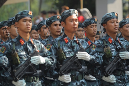 Người dân tự hào khi được chứng kiến Lễ Diễu binh tại Thành phố Hồ Chí Minh