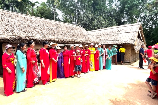 Bước chân khắp miền hướng về quê Bác dịp nghỉ lễ 30/4 và 1/5