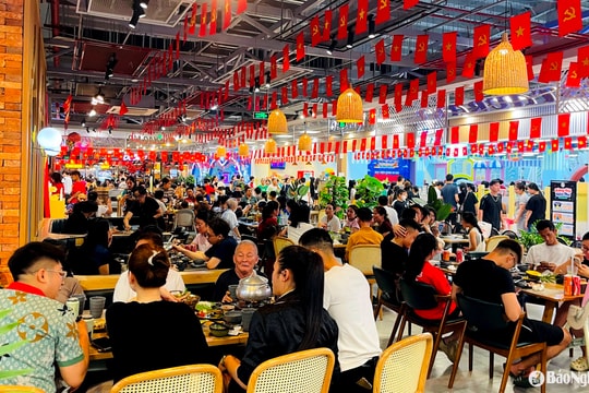 Các điểm vui chơi tại TP. Vinh đông nghịt người dịp nghỉ lễ