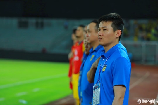 HLV Phan Như Thuật thừa nhận Sông Lam Nghệ An đã gặp may trước Hải Phòng