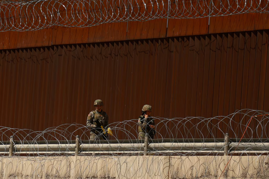 Mỹ lập khu vực quân sự mới dọc biên giới với Mexico