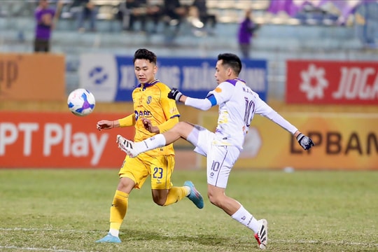 Sông Lam Nghệ An và thử thách mang tên Câu lạc bộ Hà Nội