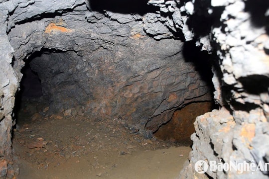 Người phụ nữ bị đất đá vùi lấp khi vào hầm mót quặng thiếc ở Quỳ Hợp