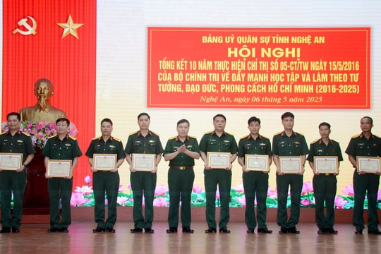 Tiếp tục xây dựng và nhân rộng các điển hình học tập và làm theo tư tưởng, đạo đức, phong cách Hồ Chí Minh