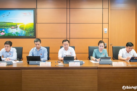 Đại biểu Quốc hội Nghệ An thảo luận quy định pháp lý về năng lượng nguyên tử, đổi mới sáng tạo