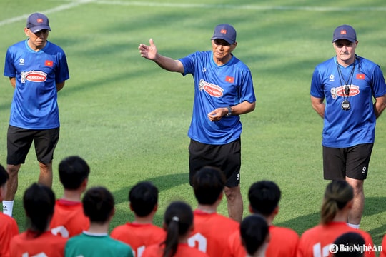 HLV Mai Đức Chung: 'Đội tuyển nữ Việt Nam hướng tới nhiều mục tiêu quan trọng'