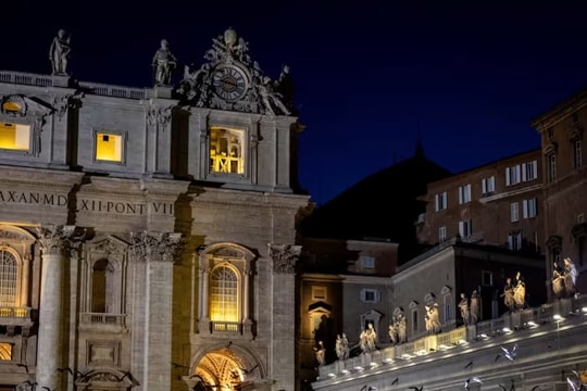 Thế giới dõi theo mật nghị ở Vatican, chờ 'khói trắng' báo hiệu tân Giáo hoàng