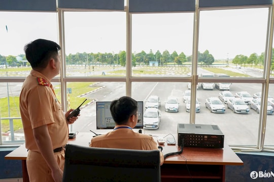 Công an tỉnh Nghệ An tổ chức kỳ sát hạch lái xe đầu tiên