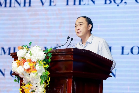 Học tập và làm theo tư tưởng, đạo đức, phong cách Hồ Chí Minh: Con đường đúng đắn, cấp thiết để thực hiện khát vọng phát triển