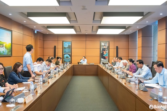 Đại biểu Quốc hội Đoàn Nghệ An thảo luận sửa đổi, bổ sung các dự án luật