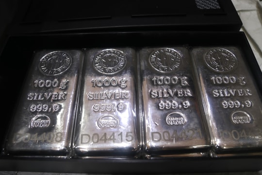 Giá bạc hôm nay 13/5/2025: Giá bạc giảm mạnh kỷ lục