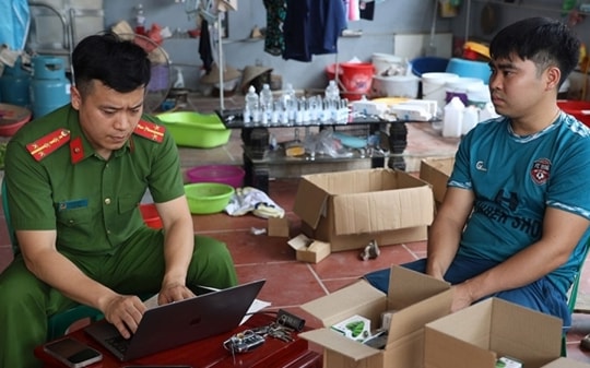 Cơ sở mỹ phẩm giả bán hơn 100 nghìn đơn hàng trên sàn thương mại điện tử