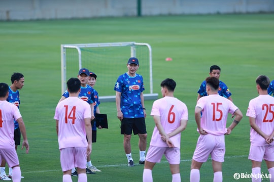 Tuyển Việt Nam đối đầu Malaysia: Cơ hội vàng cho loạt cầu thủ Việt kiều