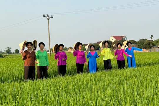 Nghệ nhân Nguyễn Thị Thuận với giấc mơ đưa Dân ca ví, giặm bay xa