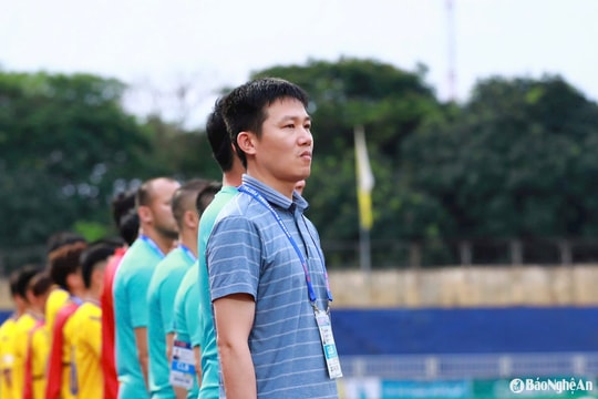 Huấn luyện viên Sông Lam Nghệ An tiếc nuối sau trận thua ngược Hà Nội FC