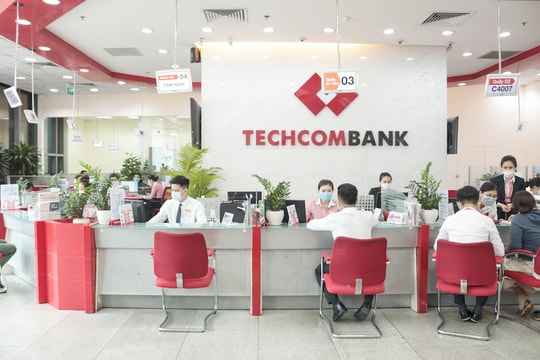 Lãi suất tiền gửi tại quầy và online của Techcombank tháng 5/2025