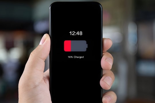 Những 'thủ phạm' khiến pin điện thoại cạn kiệt nhanh chóng