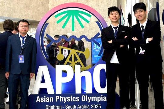 Hai nam sinh trường Phan giành Huy chương Vàng và Bạc tại Kỳ thi Olympic Vật lý châu Á năm 2025