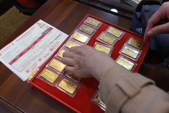 Giá vàng sáng 12/5 giảm sau tín hiệu tích cực từ đàm phán thương mại Mỹ - Trung