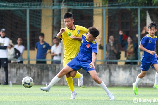 U13 Sông Lam Nghệ An giành chiến thắng trước đội bóng của HLV Ngô Quang Trường