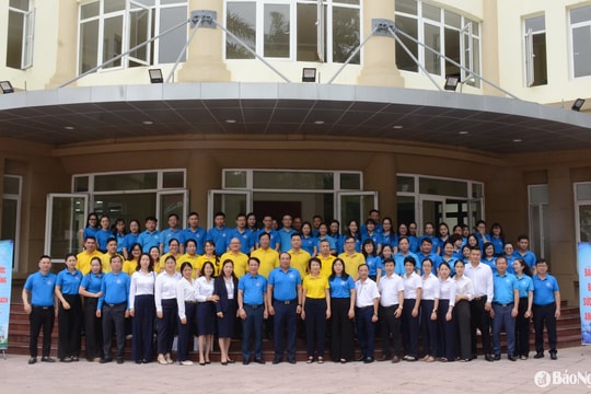 Ra quân hưởng ứng Tháng vận động triển khai bảo hiểm xã hội, bảo hiểm y tế