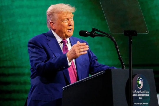 Ông Trump công bố kế hoạch dỡ bỏ trừng phạt, người dân Syria đổ xuống đường ăn mừng