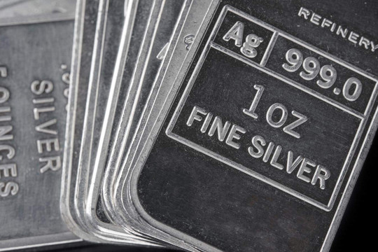 Giá bạc hôm nay 15/5/2025: Giá bạc giảm mạnh trở lại