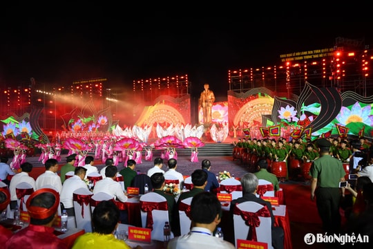 Khai mạc Lễ hội Làng Sen 2025 với Chương trình nghệ thuật đặc sắc “Tượng đài trong muôn triệu trái tim”