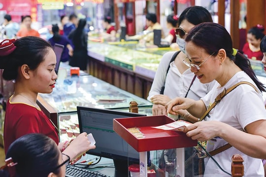 Giá vàng chiều ngày 16/5/2025: Giá vàng trong nước và thế giới giảm mạnh nhất trong 6 tháng qua