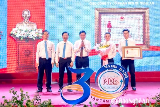 Công ty Cổ phần Bến xe Nghệ An kỷ niệm 30 năm thành lập