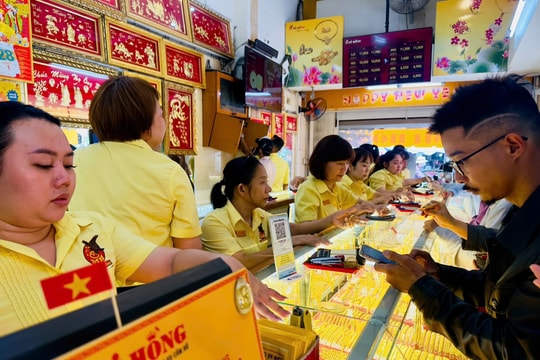 Giá vàng ngày 18/5/2025: Giá vàng trong nước và vàng thế giới có tuần giảm mạnh, người mua lỗ nặng tới 6,5 triệu