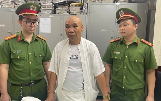 Bắt giam tài xế gây rối trật tự, tấn công Cảnh sát