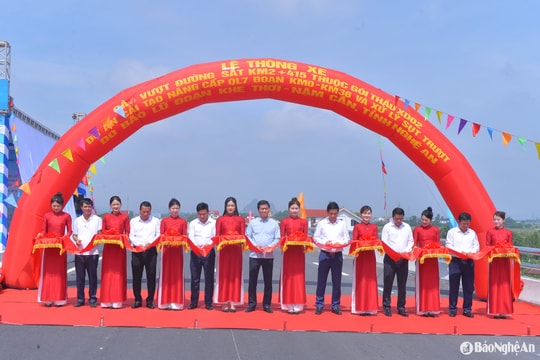 Thông xe kỹ thuật cầu vượt đường sắt Quốc lộ 7 tại Diễn Châu