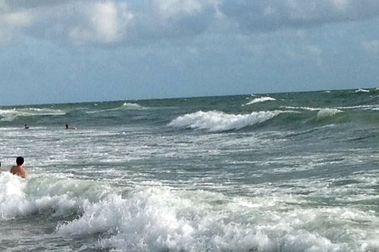 Đôi nam nữ tử vong do đuối nước khi tắm biển