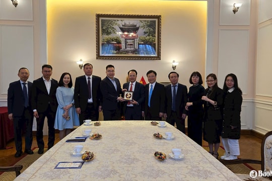 Đoàn công tác tỉnh Nghệ An thăm và làm việc với Đại sứ quán Việt Nam tại Liên bang Nga