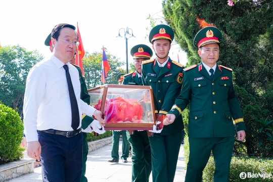 Lễ Truy điệu và an táng 76 hài cốt liệt sĩ quân tình nguyện và chuyên gia Việt Nam hy sinh tại Lào