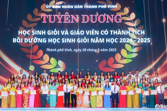 Thành phố Vinh tuyên dương 542 giáo viên, học sinh đạt thành tích cao