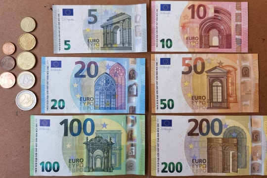 Tỷ giá Euro hôm nay 21/5/2025: Giá Euro tăng bứt phá khi vượt ngưỡng 1,1250, kỳ vong tạo đỉnh cao nhất 4 năm qua