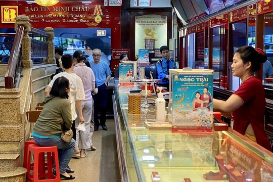 Giá vàng ngày 20/5/2025: Giá vàng nhẫn trong nước và vàng thế giới sụt giảm, SJC đứng ở mức cao