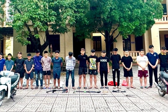 Khởi tố nhóm đối tượng dùng hung khí gây rối trật tự công cộng