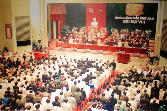 Đại hội Đảng VIII: Công nghiệp hóa, hiện đại hóa đất nước