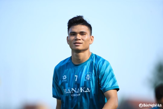 Hậu vệ Phạm Xuân Mạnh: ‘Cống hiến cho đội bóng hiện tại là trách nhiệm với nghề’